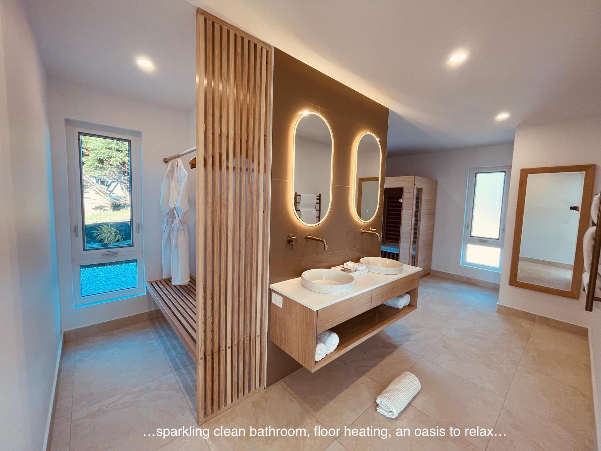 Saltwater - Absolute Oceanfront, Fire Pits, Some Villas With Hot Tubs And Sauna Falmouth Εξωτερικό φωτογραφία