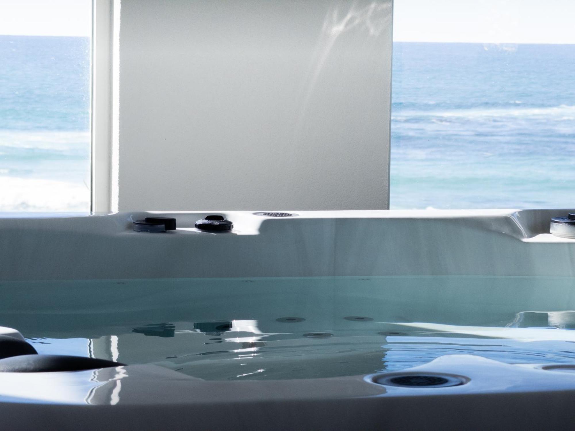 Saltwater - Absolute Oceanfront, Fire Pits, Some Villas With Hot Tubs And Sauna Falmouth Εξωτερικό φωτογραφία
