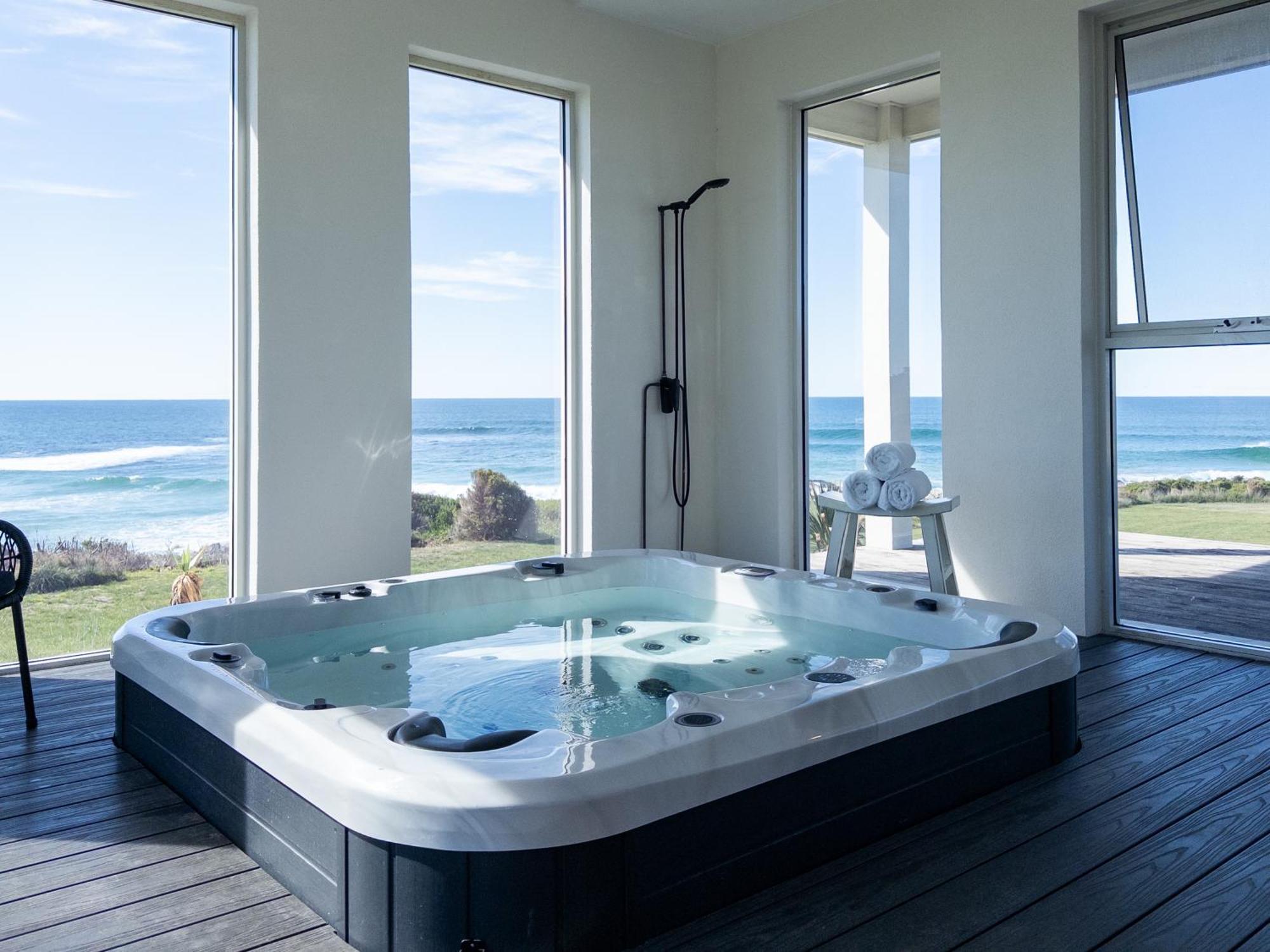 Saltwater - Absolute Oceanfront, Fire Pits, Some Villas With Hot Tubs And Sauna Falmouth Εξωτερικό φωτογραφία